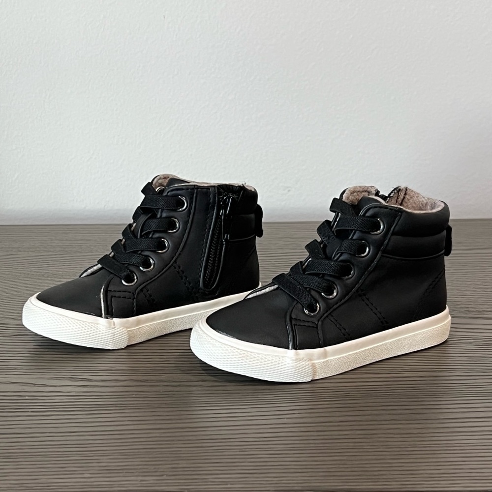 Cat & Jack Rylan Sneakers - Picture 4 of 10